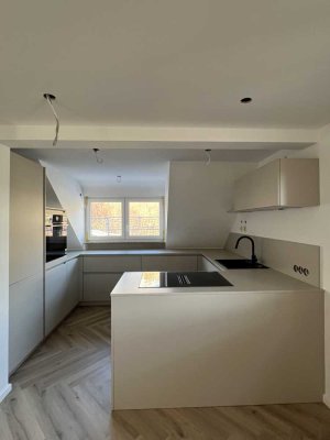 Charmante 3,5-Zimmer Dachgeschosswohnung inkl. Hobbyraum in Stuttgart-Mühlhausen