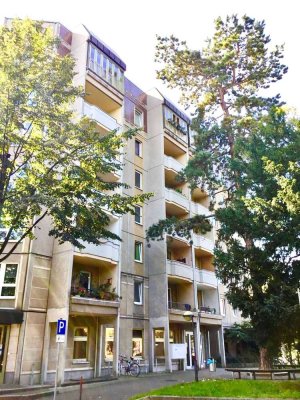 Günstige geschnittene 2-Zimmer-Wohnung mit Balkon (WBS)