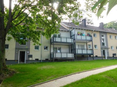 Schön renoviertes EG mit Balkon in ruhiger Grünlage von Überruhr