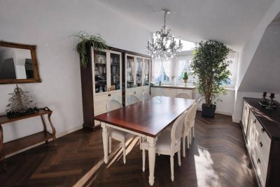 Neuer Preis! Exklusive Dachgeschosswohnung mit ca. 140 m² Wohnfläche und Dachterrasse