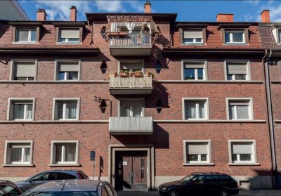 Altbau-Charme: Großzügige 3-Zimmer-Wohnung