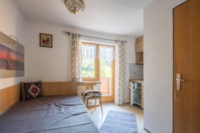 Praktische Büroeinheit mit Wohnoption
