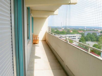 Attraktive Kapitalanlage mit Weitblick – gut vermietete 3-Zimmer-Wohnung in gepflegtem Hochhaus
