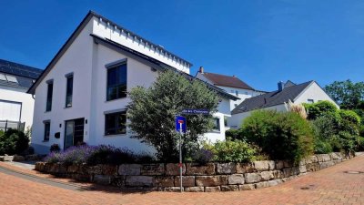 Exklusives Einfamilienhaus Nähe Feldrand in Sörgenloch