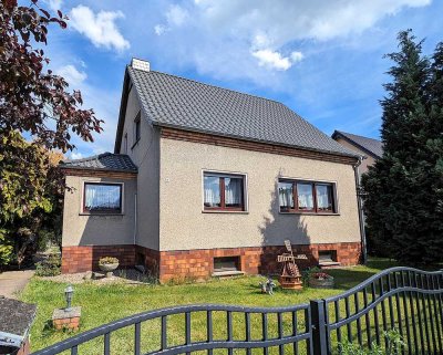 Großzügiges Einfamilienhaus mit traumhaftem Grundstück in beliebter Lage