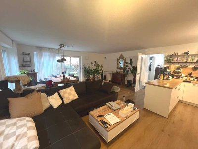 Neuwertig, großzügig, Garten, behindertengerecht: Maisonettewohnung mit guter Ausstattung