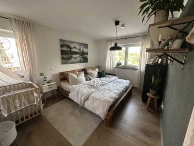 Neuwertige Wohnung mit drei Zimmern sowie Balkon und EBK in Bad Waldsee