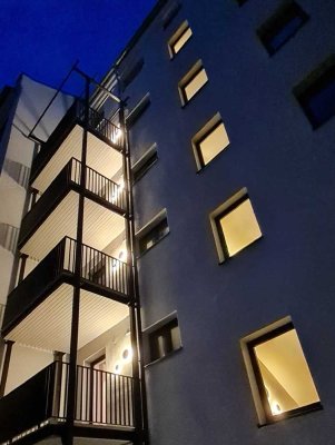 Beste Lage provisionsfrei! Erstbezug nach Sanierung. Mit großem Balkon und PKW-Stellplatz, .
