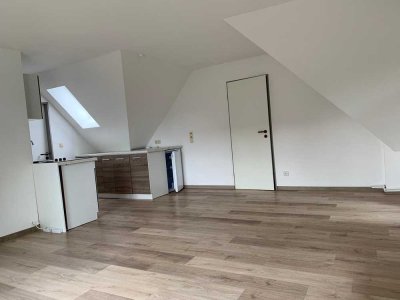 Kellenhusen Dachwohnung 200m z. Strand 3 Zi. Kü.Bad Balkon 685.-KM