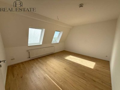 Großzügige Altbauwohnung mit Klimaanlage & Fußbodenheizung