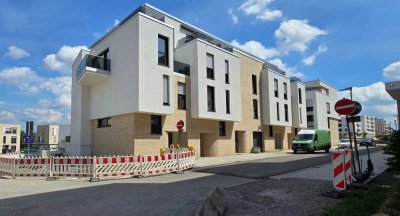 Einziehen, aufatme, ankommen - wie im eigenen Haus! Helle 4-Zimmer m. gr. Terrasse inklusive TG-Plat