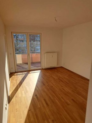 Barrierefreie 2‑Zimmer‑Wohnung mit Balkon & EBK – ab sofort frei zur Eigennutzung