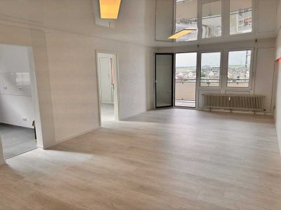 Frisch renovierte, lichtdurchflutete und großzügige  5-Zimmer Wohnung im Herzen von Leonberg