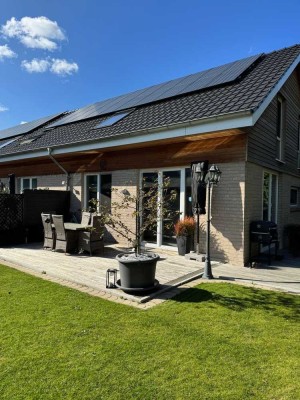 Neuwertige 3-Zimmer-Maisonette-Wohnung mit lux. Innenausstattung EBK, smart home, Garten in Lensahn