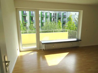 Frisch renoviertes 1-Zimmer-Appartement mit sonnigem Süd-West-Balkon in Schwabing-Freimann
