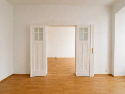 Großzügige Altbauwohnung in Stadtfeld-Ost | ca. 114 m² | neue EBK | Balkon