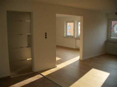 Schöne 5-Zimmer-Wohnung mit Balkon in Eckersdorf