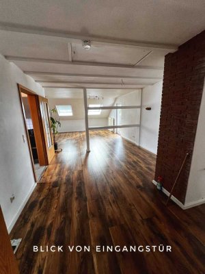 Freundliche 3-Zimmer-Dachgeschosswohnung mit gehobener Innenausstattung mit Balkon in Büd-Wolferborn