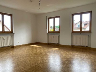 Stilvolle 3-Zimmer-Wohnung mit gehobener Innenausstattung und Südbalkon in Zeitlarn