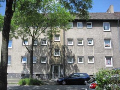 3,5-Zi.-Wohnung mit Balkon sucht Familie!