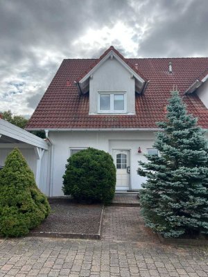 Preiswerte 5-Raum-Doppelhaushälfte mit geh. Innenausstattung und EBK