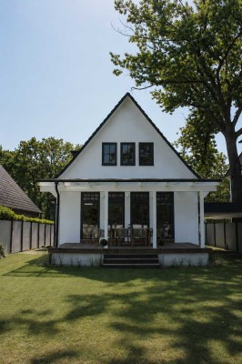 Hochwertig saniertes Einfamilienhaus mit gehobener Ausstattung und Garten in Hamburg-Schnelsen
