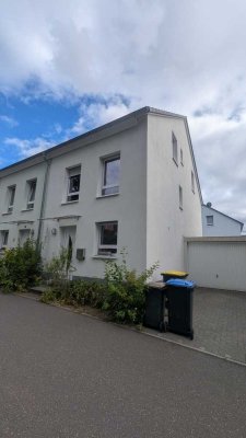 Familienfreundliches KfW-55 Reihenendhaus mit 4 Schlafzimmern in ruhiger Lage von Kerpen-Horrem