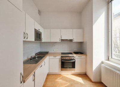 57,39 m² | 1. OG mit Lift | Sofortbezug | 2 Zimmer | € 749,- all-in inkl. BK/USt.