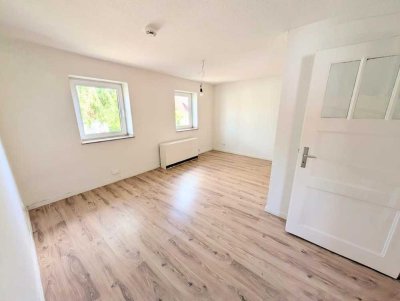 **Jetzt zugreifen: +frisch gestrichen +Laminat +modernes Tageslichtbad +hell**