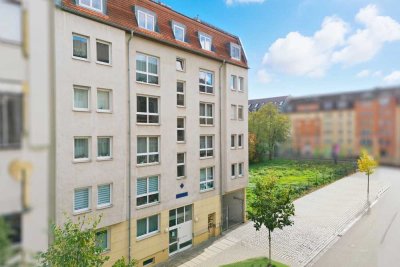 Stilvolle modernisierte 2-Raum-Wohnung mit EBK und Balkon!