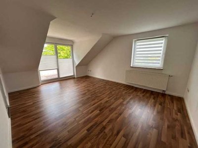 Renovierte 3-Zimmer-Wohnung mit Einbauküche und Balkon