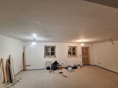 Helle 3-Zimmer Erdgeschosswohnung mit Balkon in Frauenneuharting