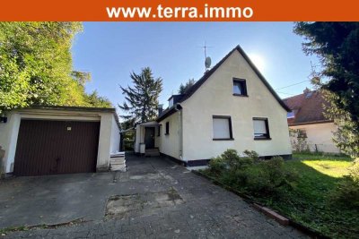 Haus (6 Zi.,möbliert) mit 2 Stellplätzen und Garten  - nur für Firmen!