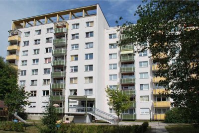Single-Wohnung mit Balkon und Wohnküche in Grünau