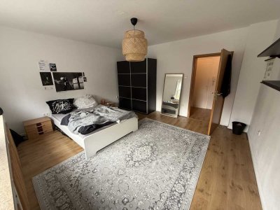 Ruhige sehr zentrale Innenstadtlage, frisch renoviert. inkl. Küche