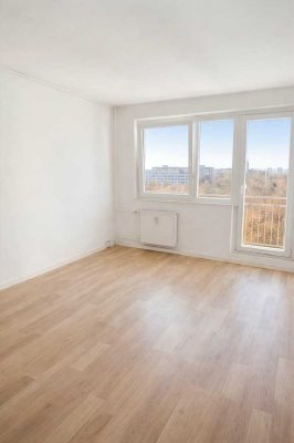 Schöne 1-Raum Wohnung mit Balkon und Einbauküche