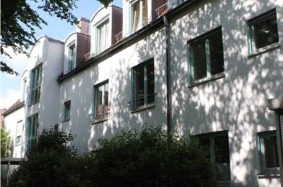 Charmante 1-Zimmer Wohnung mit Terrasse und eigenem Garten in Augsburg Innenstadt