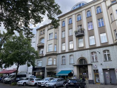 renovierungsbedürftige Dachgeschosswohnung nahe Savignyplatz