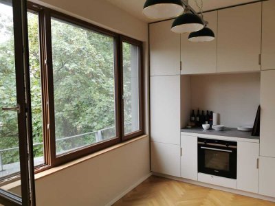 Exklusive 2-Zimmer Maisonette-Wohnung im 3. OG mit Balkon in Berlin-Mitte