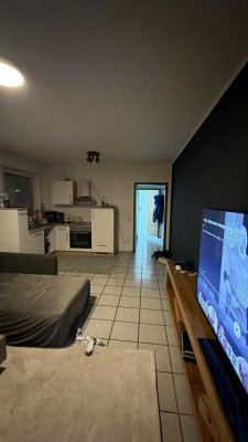Schöne 1,5-Zimmer-Wohnung im EG mit Terrasse und Stellplatz / Eversburg