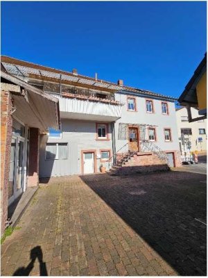 Charmantes Einfamilienhaus mit 7 Zimmern in Hösbach