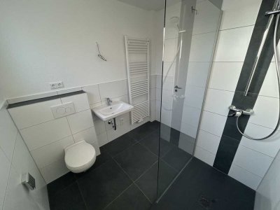 Sehr schöne, kernsanierte 4-Zimmer-Wohnung mit Balkon