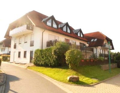 Schöne und vollständig renovierte 3-Raum-Maisonette-Wohnung mit Terrasse in Wachau