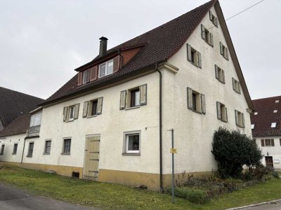 Großes, vermietetes 2 Familienhaus mit Ausbaumöglichkeit auf ca. 3.361 m² großem Grundstück