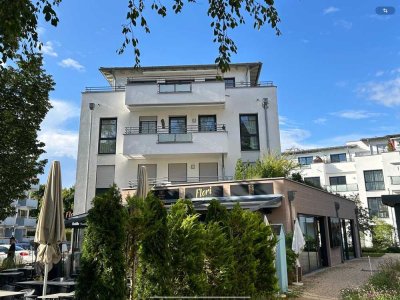 Exklusive, gepflegte 4-Raum-Penthouse-Wohnung mit geh. Innenausstattung mit Balkon und EBK