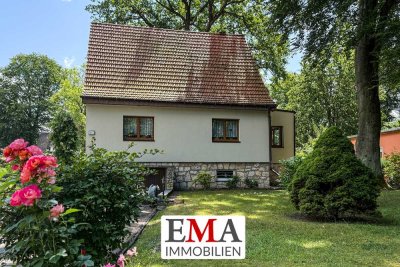 Charmantes Einfamilienhaus aus den 1930er Jahren in grüner und idyllischer Wohnlage