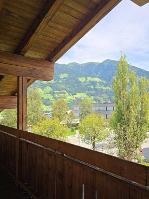 Fügen - großzügige 4 Zimmerwohnung im Dornröschenschlaf