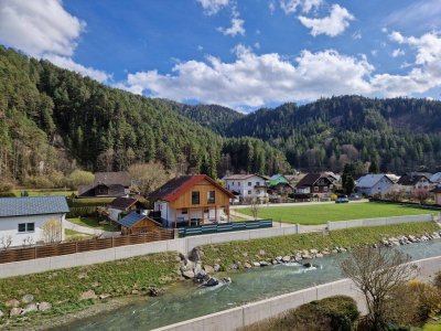 Sehr gepflegte, freundliche 2-Zimmer -Wohnung mit schöner, geräumiger Loggia und Stellplatz