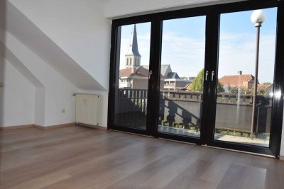 Lichtdurchflutete Wohnung im Ortskern (DG, 2. OG)