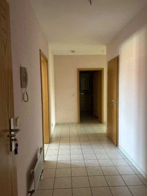 3 Raum Wohnung mit Balkon